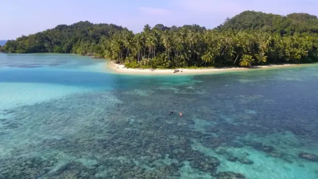 Destinasi Pantai Favorit di Tapanuli Tengah yang Memukau