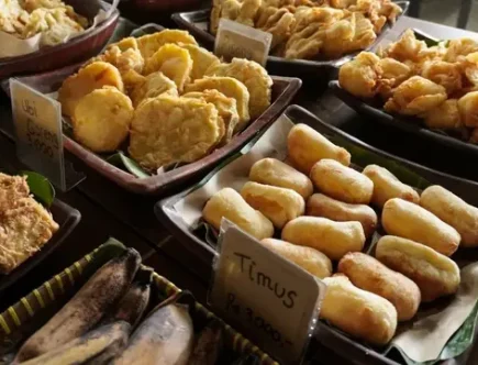 Makanan Gurih Teman Kopi Pagi